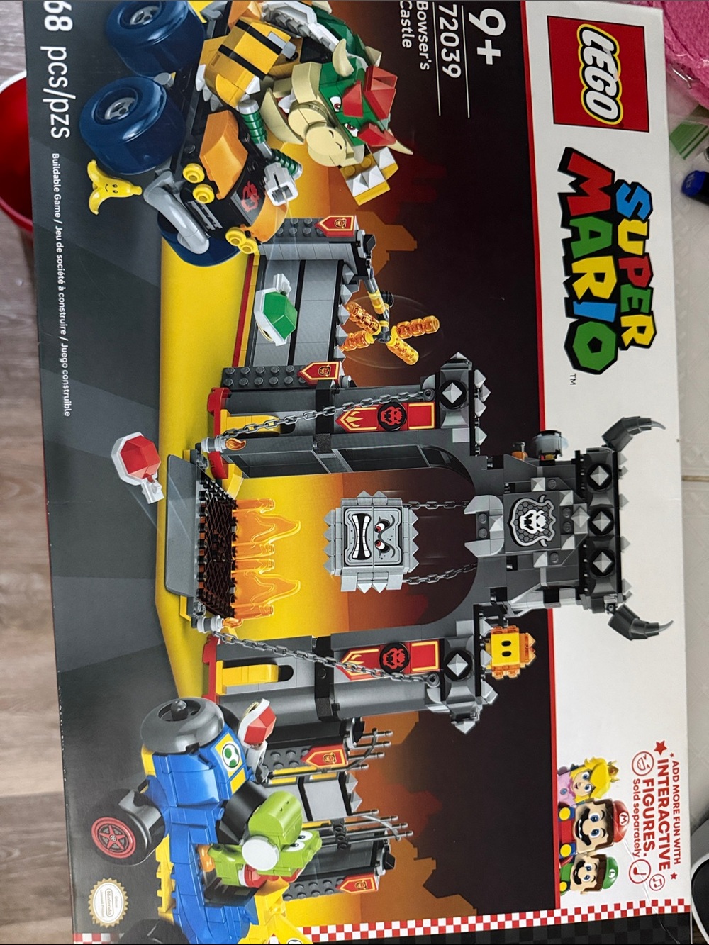 Lego Mario Kart Bowser Castle Showdown – Red, Black, Yellow - Picture 8 of 11